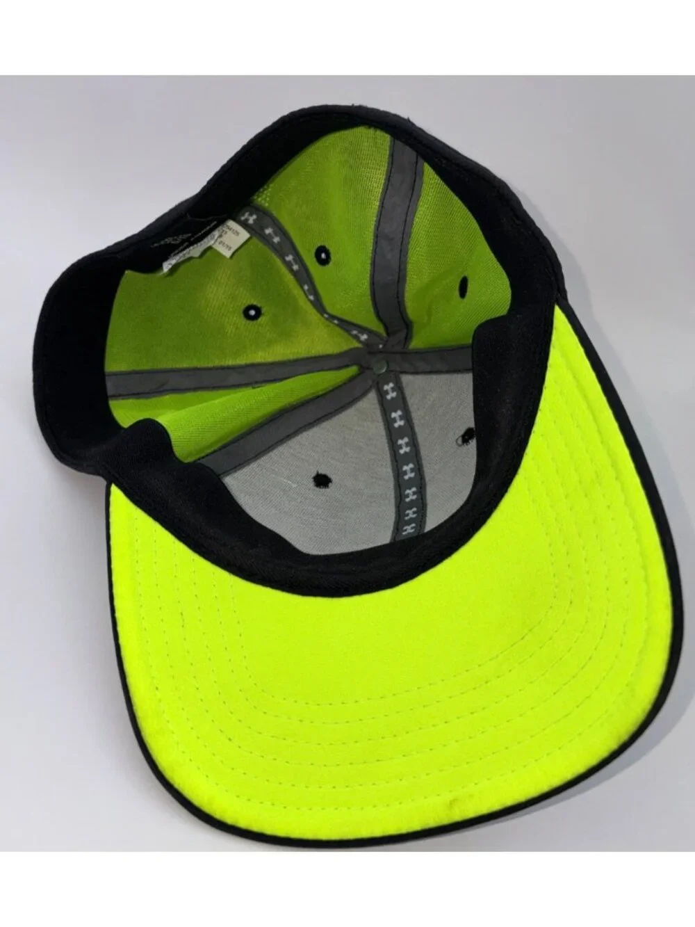 Under Armour HeatGear Stretch Fit Hat Cap Black Neon Green LG XL Golf Running